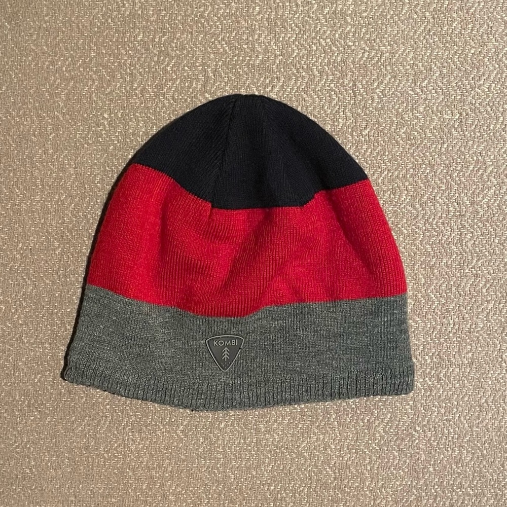 KOMBI BOYS BLOCK COLORED BEANIE HAT